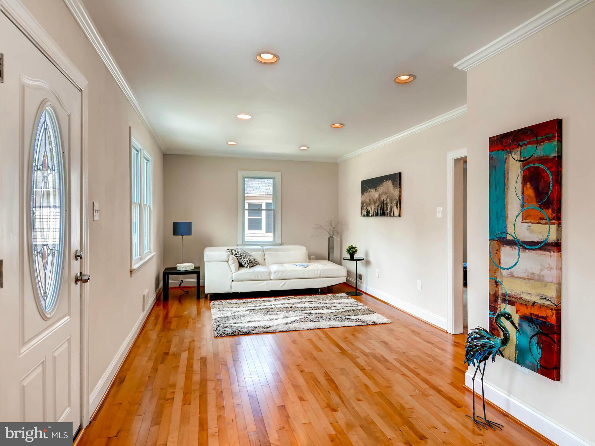 11 Mansion Road Linthicum, MD 21090 - Photo 5 of 28 Check out those new hardwood floors!