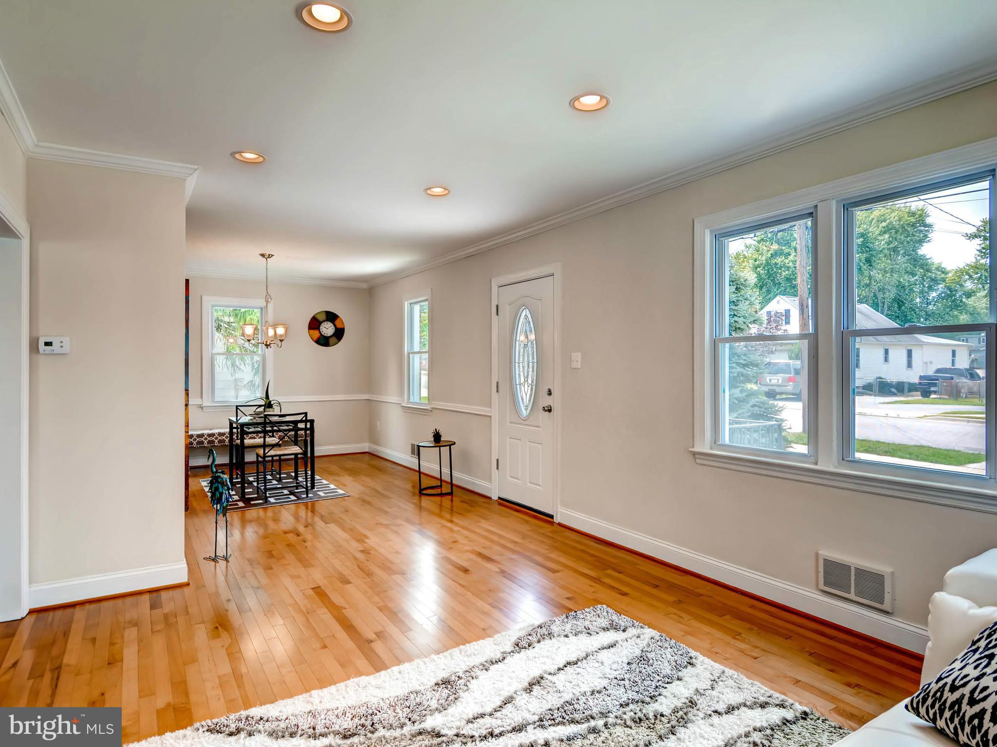 11 Mansion Road Linthicum, MD 21090 - Photo 6 of 28 Open feel? Yes.