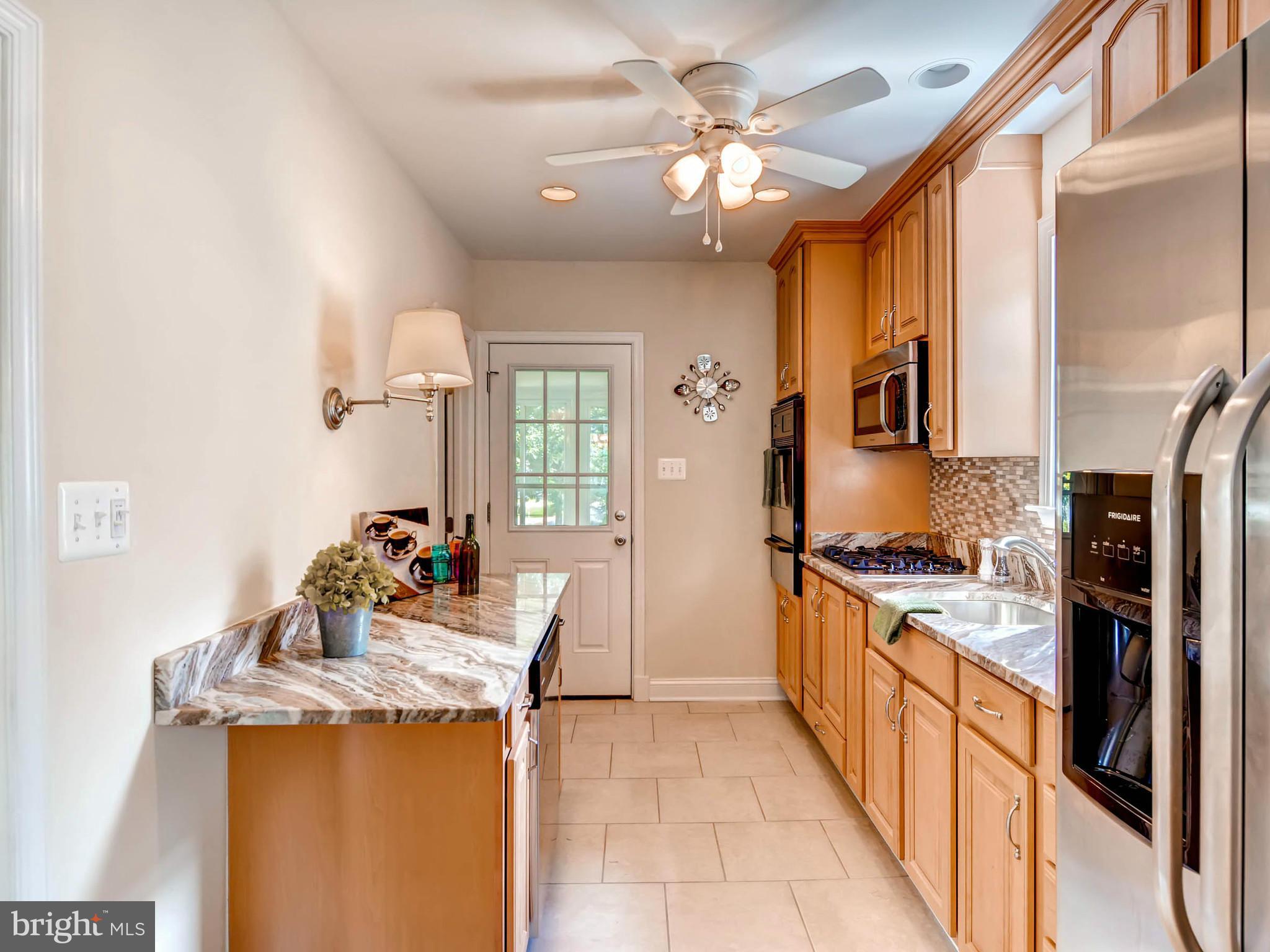 11 Mansion Road Linthicum, MD 21090 - Photo 10 of 28 Galley kitchen with granite!