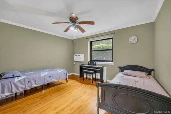 $450,000 | 44 Terrace Circle, Unit 1D, Great Neck, NY 11021