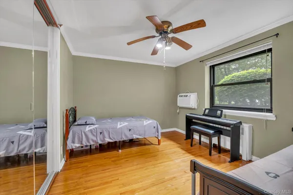 $450,000 | 44 Terrace Circle, Unit 1D, Great Neck, NY 11021