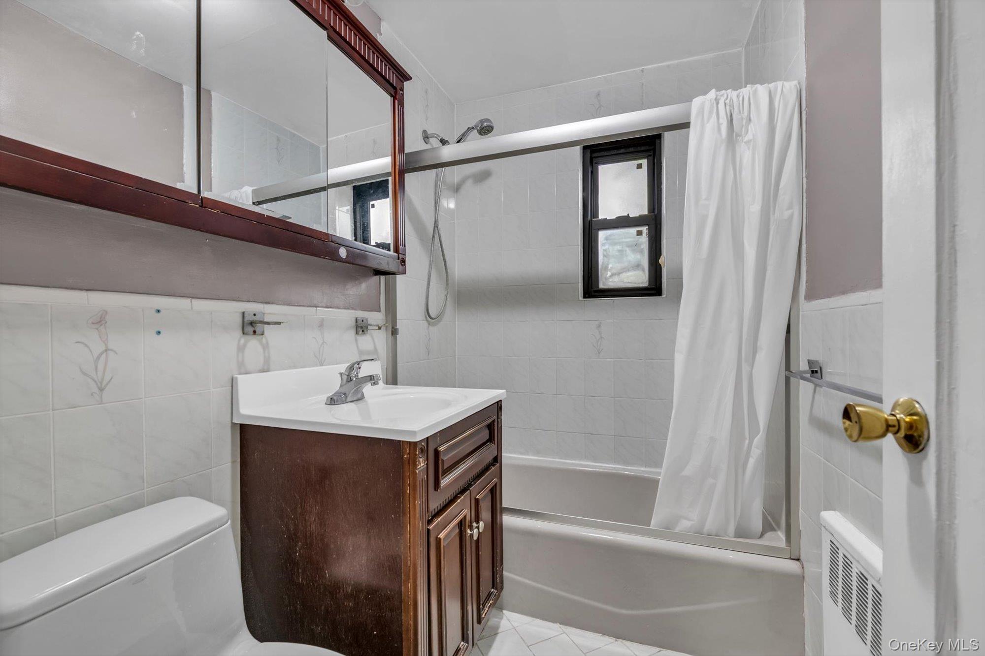 44 Terrace Circle, Unit 1D Great Neck, NY 11021 - Photo 14 of 19