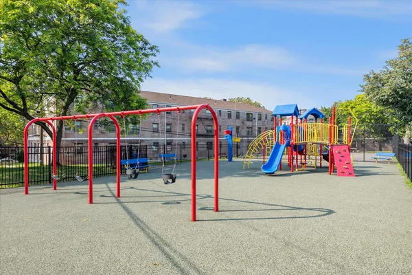 $450,000 | 44 Terrace Circle, Unit 1D, Great Neck, NY 11021