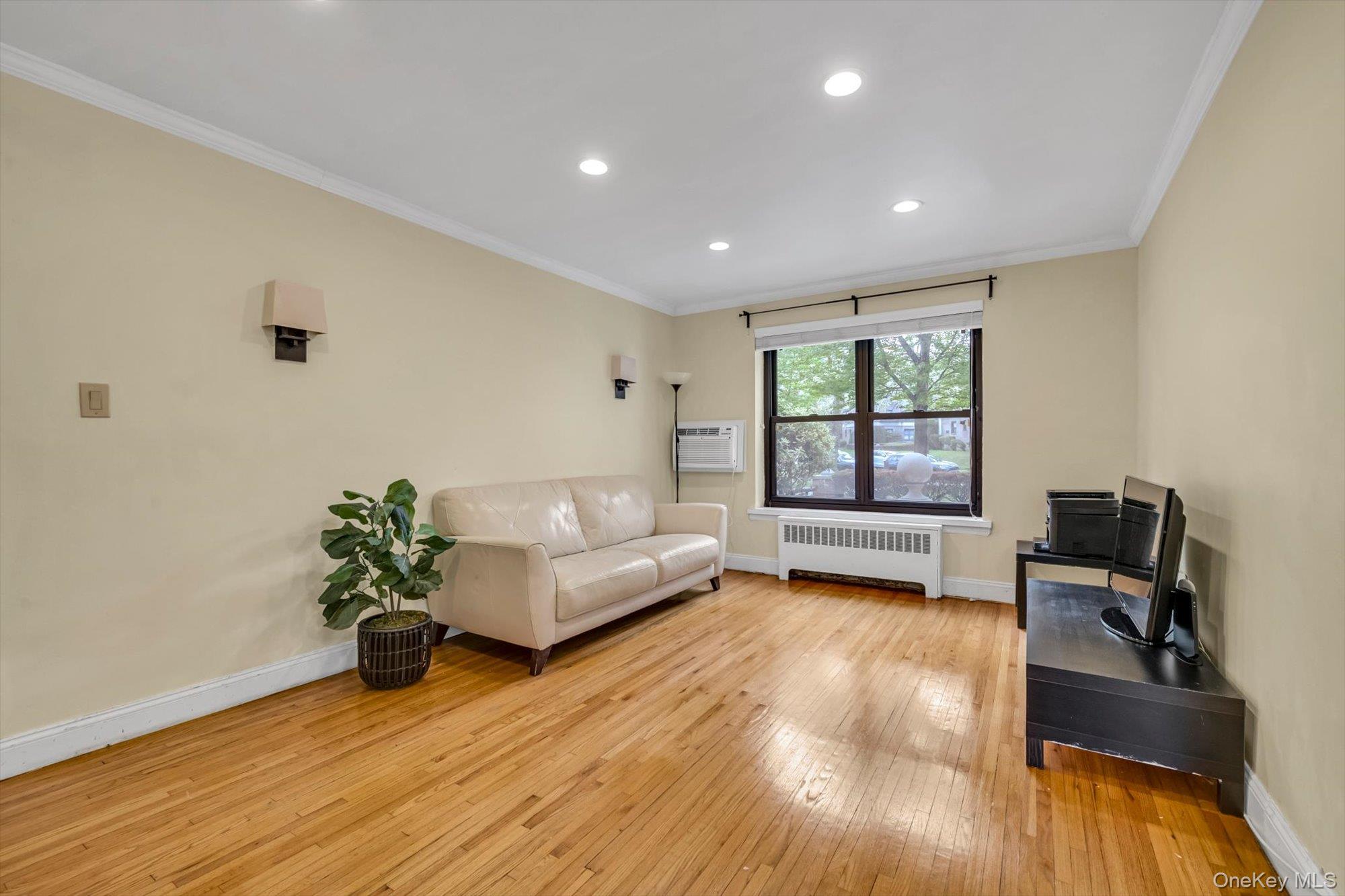 44 Terrace Circle, Unit 1D Great Neck, NY 11021 - Photo 5 of 19