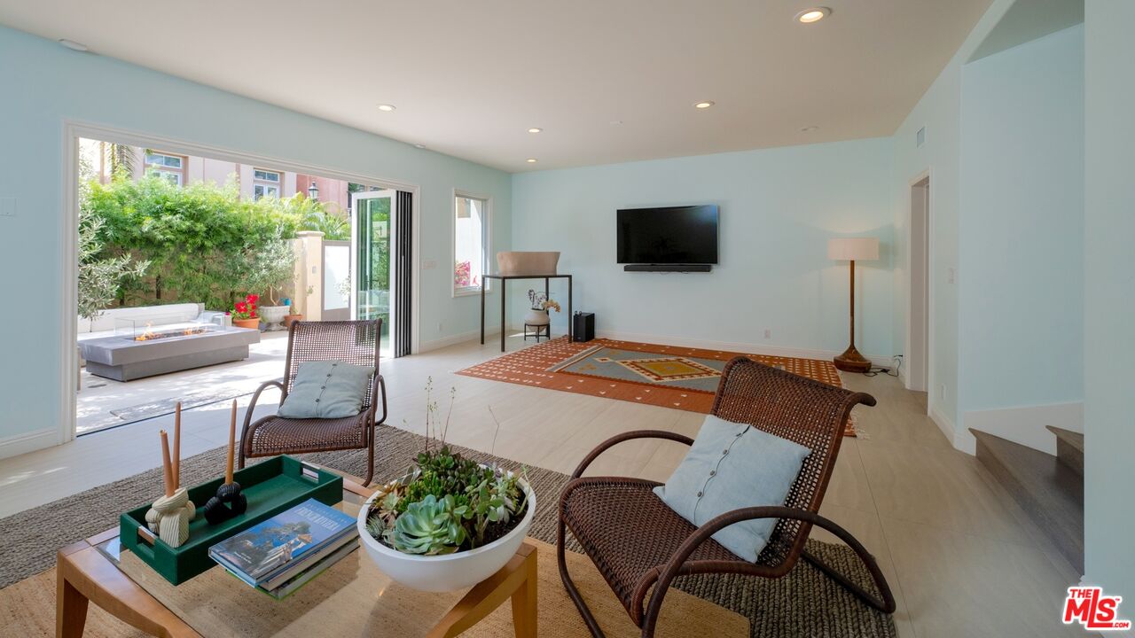 129 Channel Pointe Court Marina del Rey, CA 90292 - Photo 6 of 49