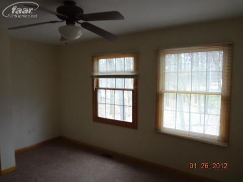 4327 Argentine Road Howell, MI 48855 - Photo 9 of 19 20243442-8.JPG