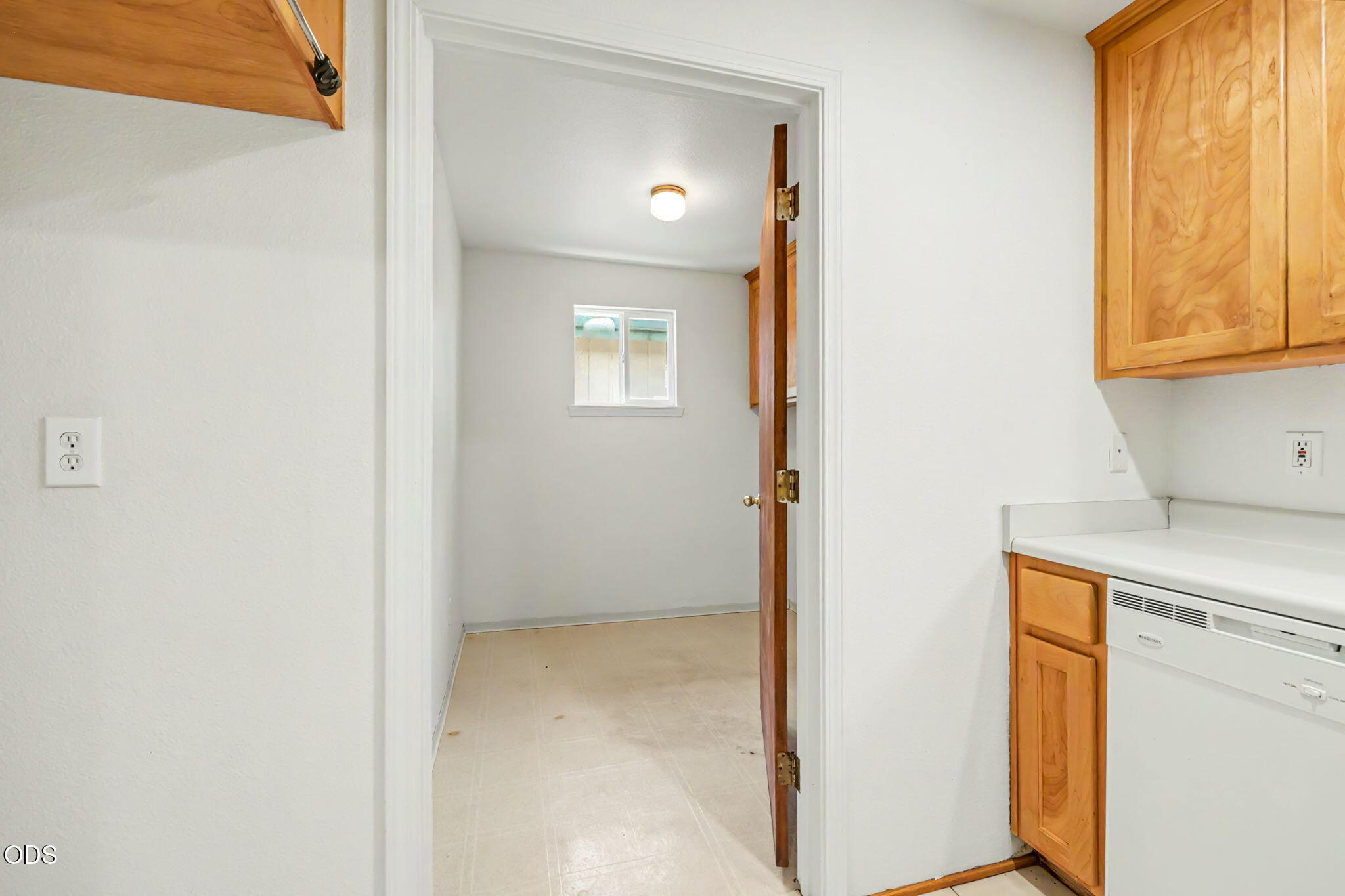5595 Table Rock Road Central Point, OR 97502 - Photo 20 of 43
