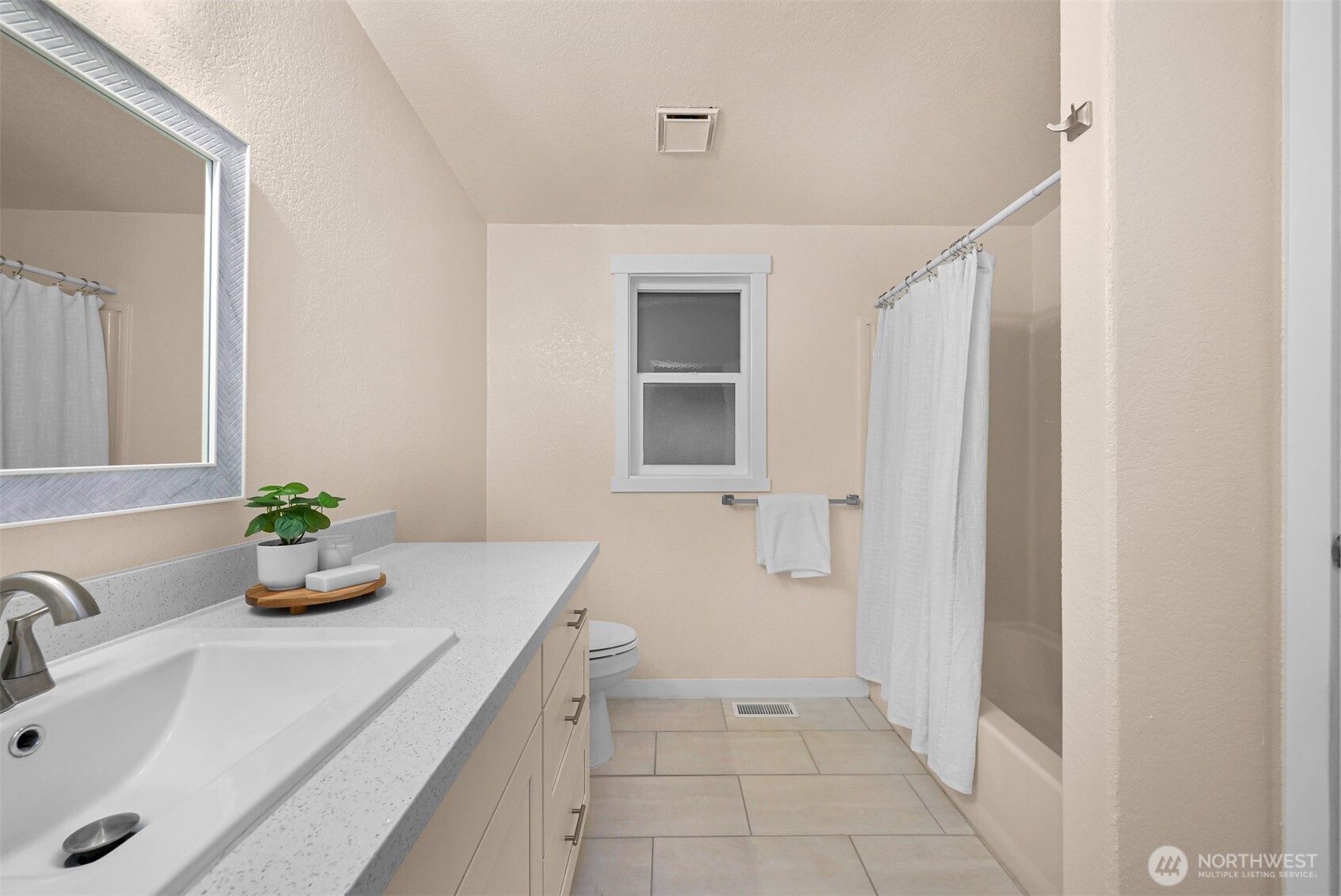 6159 Cedar Lane Maple Falls, WA 98266 - Photo 21 of 31 a bathroom with a sink and a bathtub