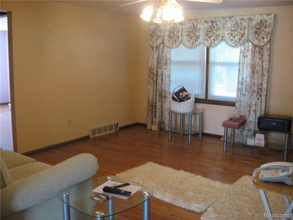 5075 Kidder Road Almont, MI 48003 - Photo 8 of 11 IMG_5247.JPG