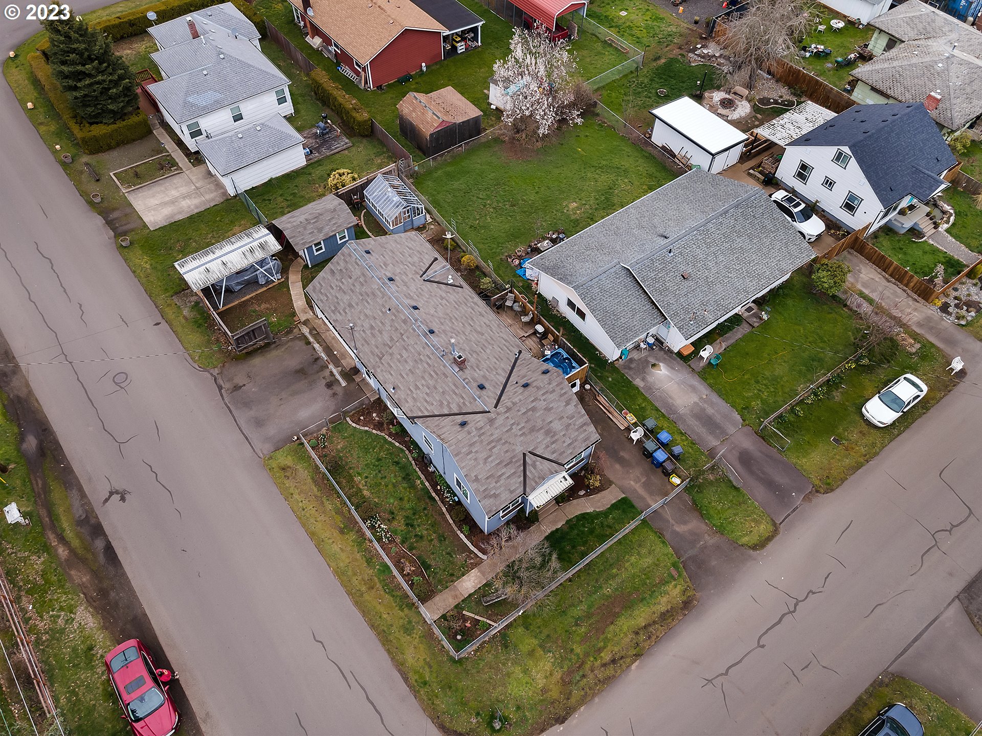 6701 Southeast Hazel Street Portland, OR 97206 - Photo 18 of 20 an aerial view of a house with a yard