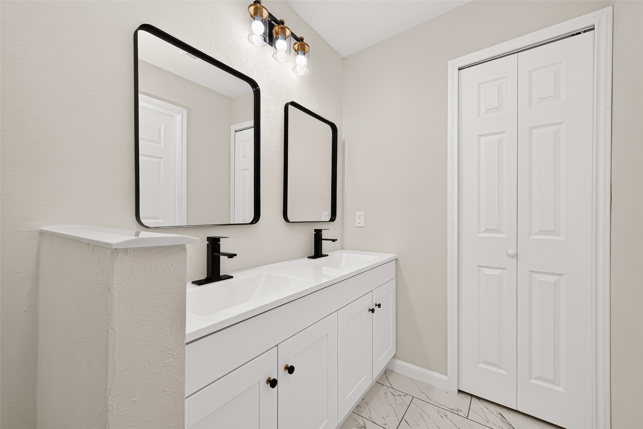 2891 Pheasant Run Humble, TX 77396 - Photo 22 of 32 Master bathroom