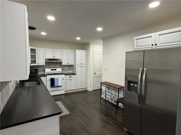 $4,300 | 1140 Goodwin Place Northeast, Unit 4, Atlanta, GA 30319