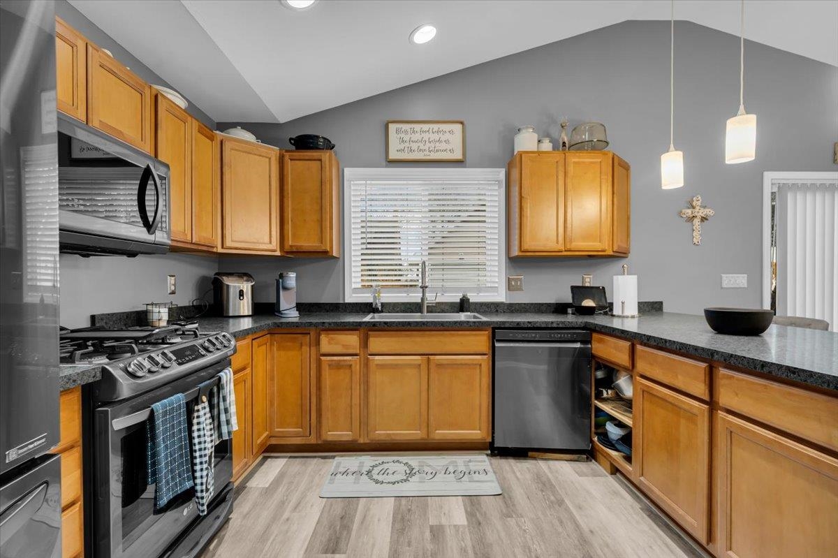 1806 Michigan Street Algonac, MI 48001 - Photo 11 of 38