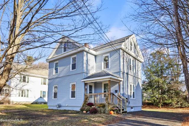 $279,999 | 20 Greenway Street, Pittsfield, MA 01201