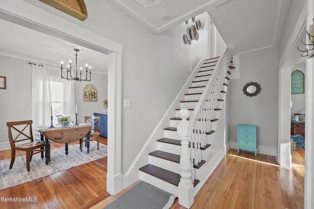 $279,999 | 20 Greenway Street, Pittsfield, MA 01201