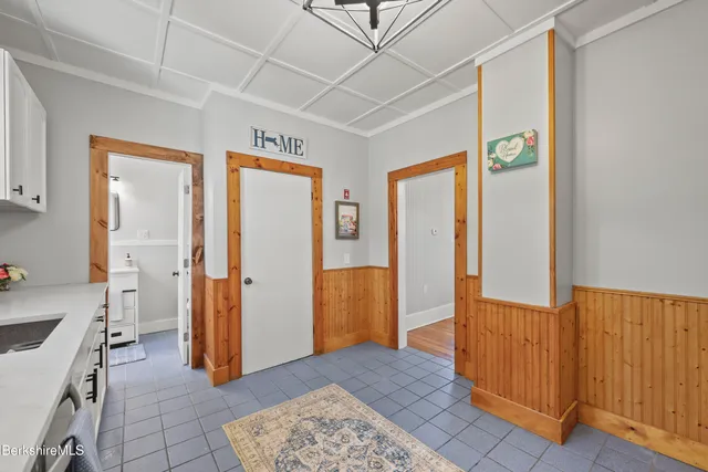 $279,999 | 20 Greenway Street, Pittsfield, MA 01201