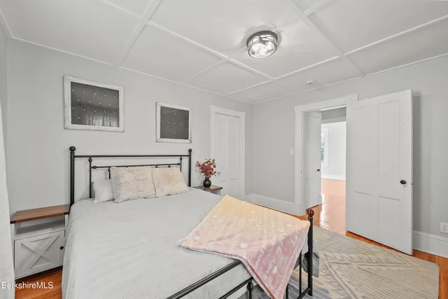 $279,999 | 20 Greenway Street, Pittsfield, MA 01201