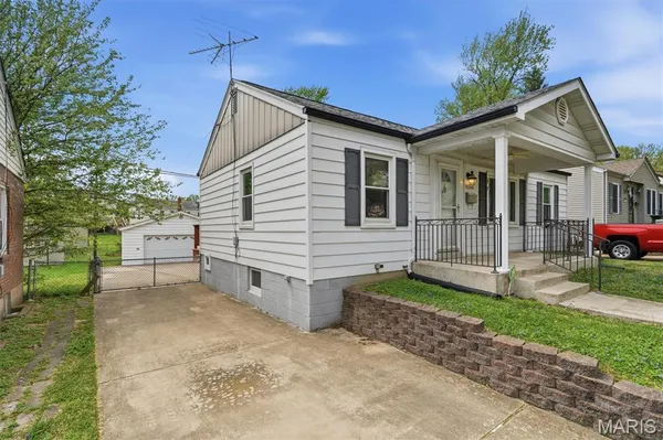 $155,000 | 10346 St Henry Lane, St. Ann, MO 63074