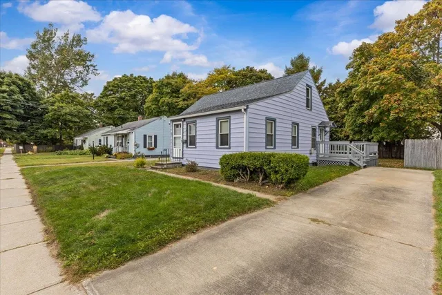 $418,000 | 32 Birch Court, Burlington, VT 05408