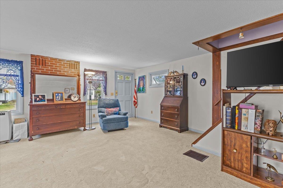 32 Birch Court Burlington, VT 05408 - Photo 10 of 29