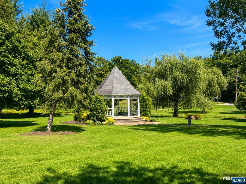 7 Arthur Court Demarest, NJ 07627 - Photo 39 of 46
