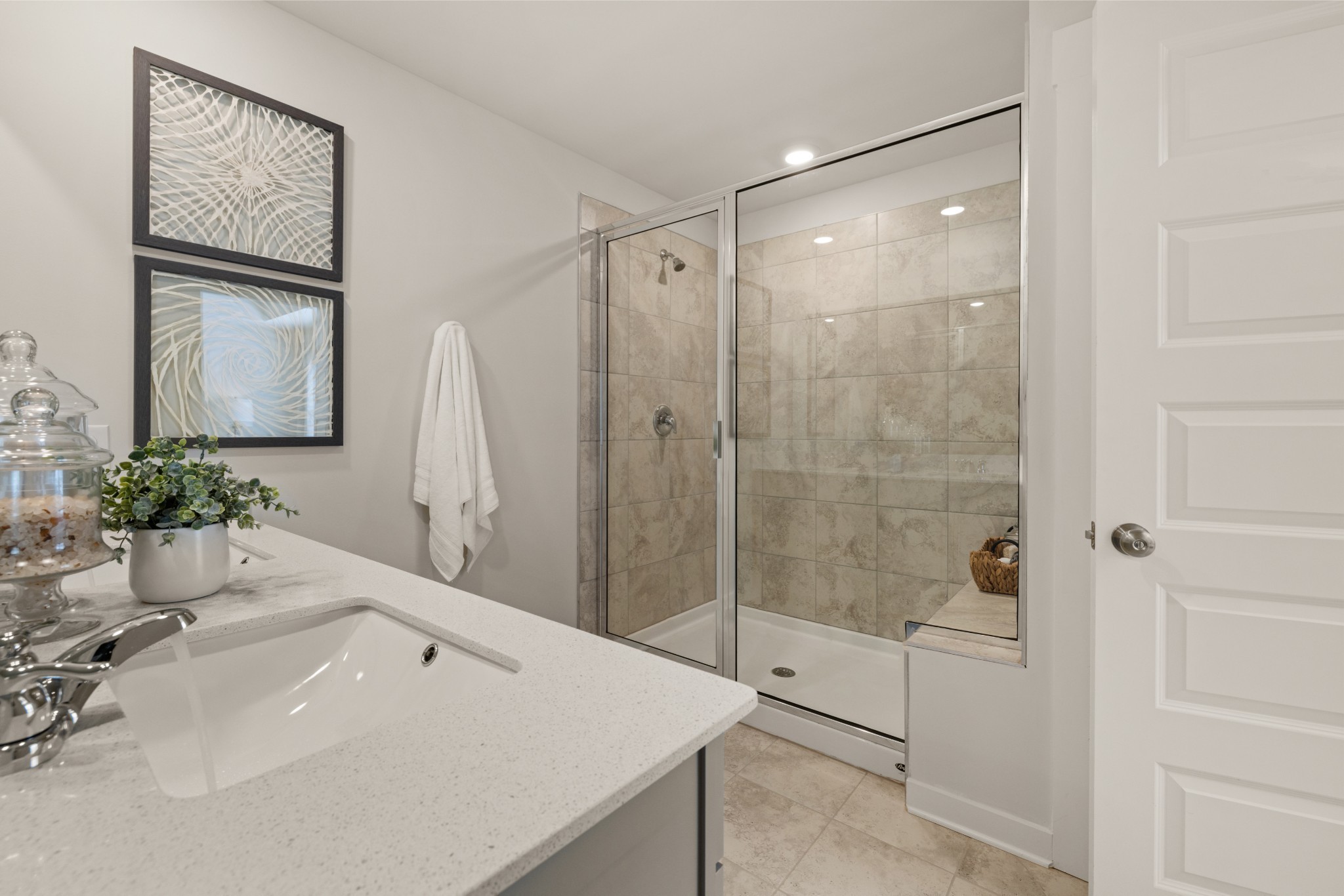 2464 William's Rdg Drive Columbia, TN 38401 - Photo 10 of 15 a bathroom with a sink and a mirror