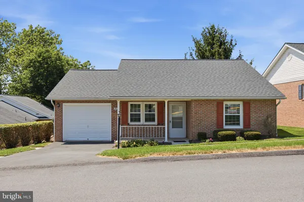 $275,000 | 2820 Carlisle Drive, Unit 15, New Windsor, MD 21776