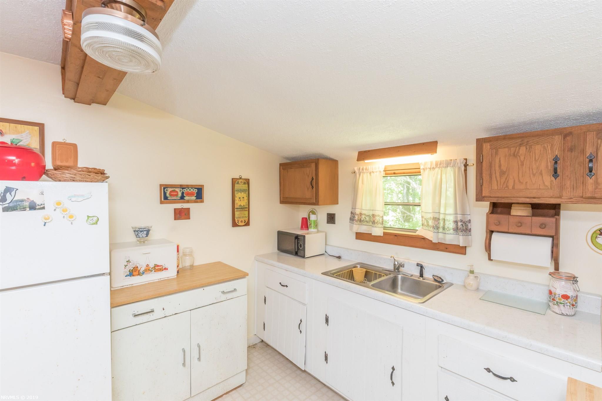 305 Newt's Hill Road Fancy Gap, VA 24328 - Photo 23 of 67 Gallery Image 23