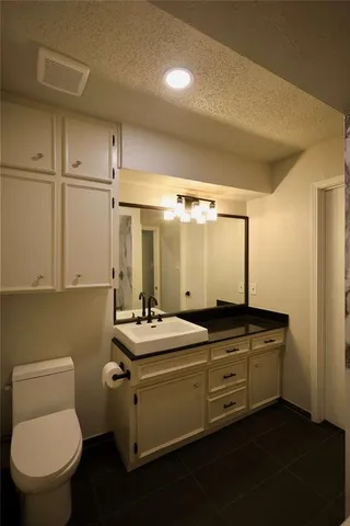 $2,400 | 905 Pine Tree Lane, DeSoto, TX 75115