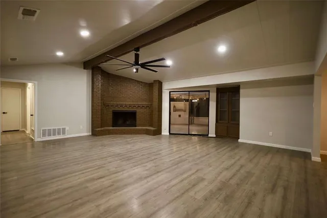 $2,400 | 905 Pine Tree Lane, DeSoto, TX 75115