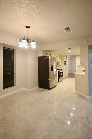 $2,400 | 905 Pine Tree Lane, DeSoto, TX 75115