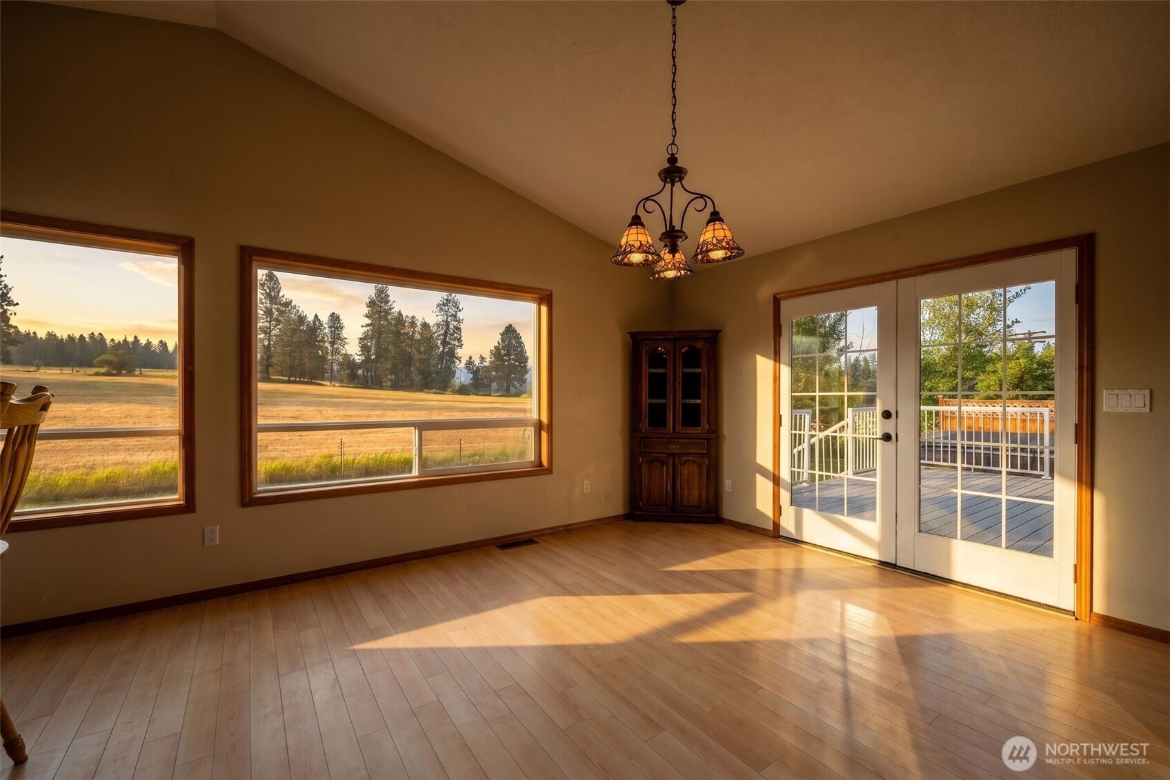 8511 East Hamilton Road Chattaroy, WA 99003 - Photo 5 of 40 Gallery Image 5