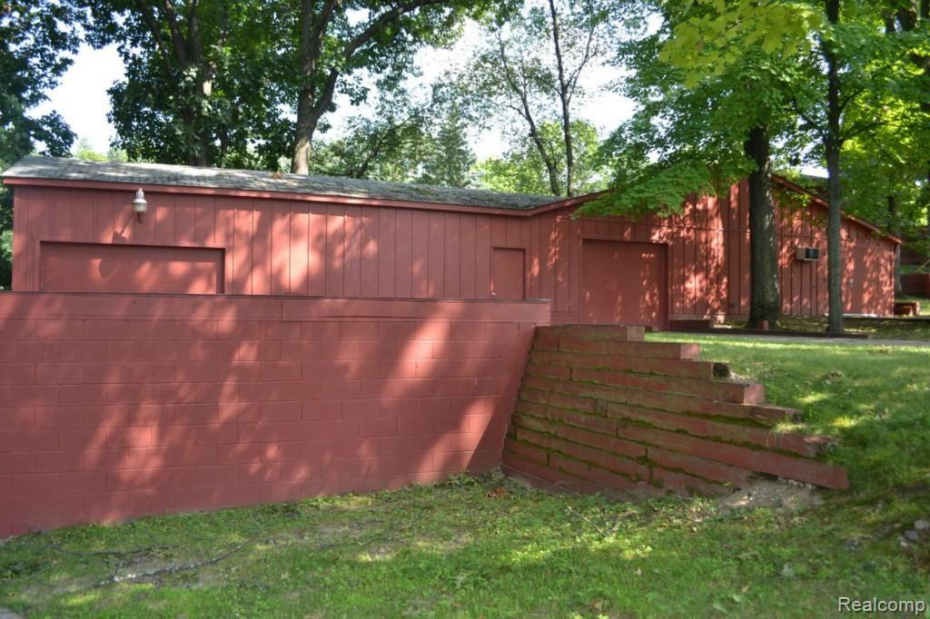 2600 Cullen Road Howell, MI 48855 - Photo 10 of 14 Small Barn