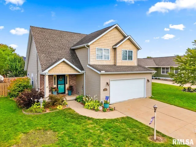 $345,000 | 220 Stillwater Drive, Chillicothe, IL 61523