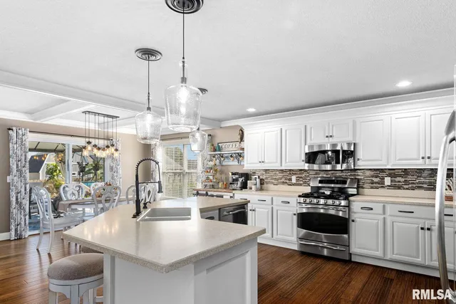 $345,000 | 220 Stillwater Drive, Chillicothe, IL 61523