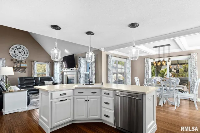 $345,000 | 220 Stillwater Drive, Chillicothe, IL 61523