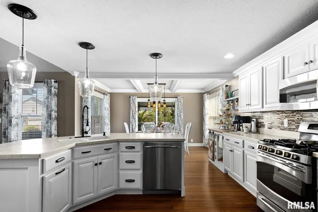 $345,000 | 220 Stillwater Drive, Chillicothe, IL 61523