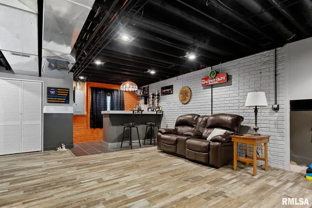 $345,000 | 220 Stillwater Drive, Chillicothe, IL 61523