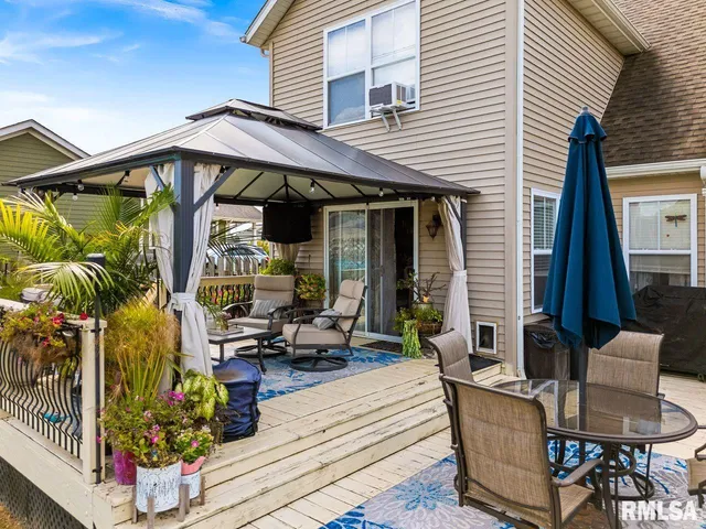 $345,000 | 220 Stillwater Drive, Chillicothe, IL 61523