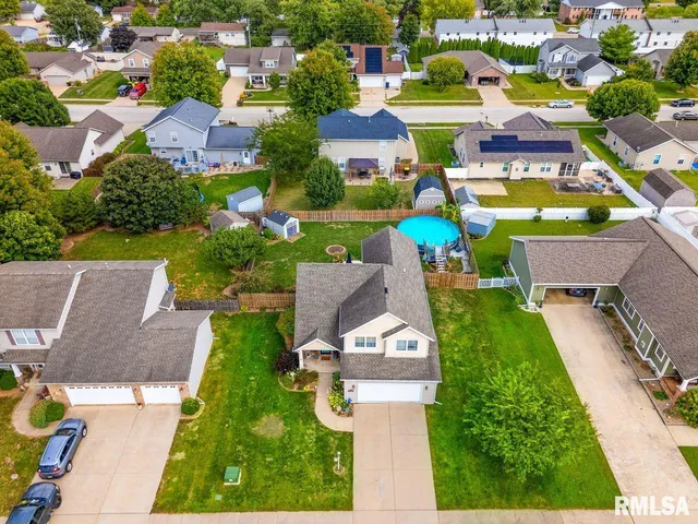 $345,000 | 220 Stillwater Drive, Chillicothe, IL 61523