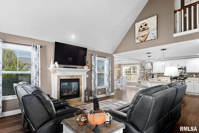 $345,000 | 220 Stillwater Drive, Chillicothe, IL 61523