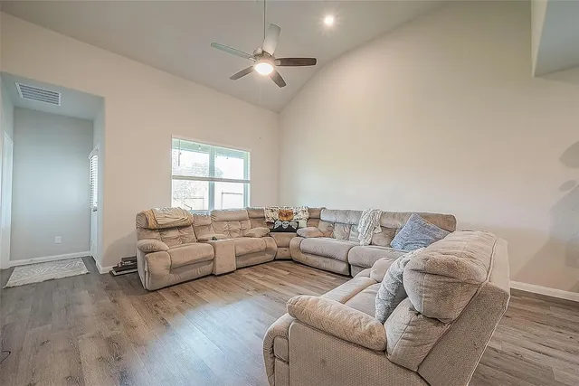 $2,000 | 1317 Mount Bassie Trail, Conroe, TX 77301