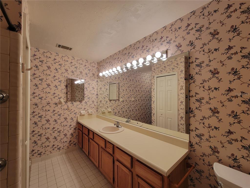 415 Northwest 50th Boulevard, Unit 415 Gainesville, FL 32607 - Photo 22 of 37