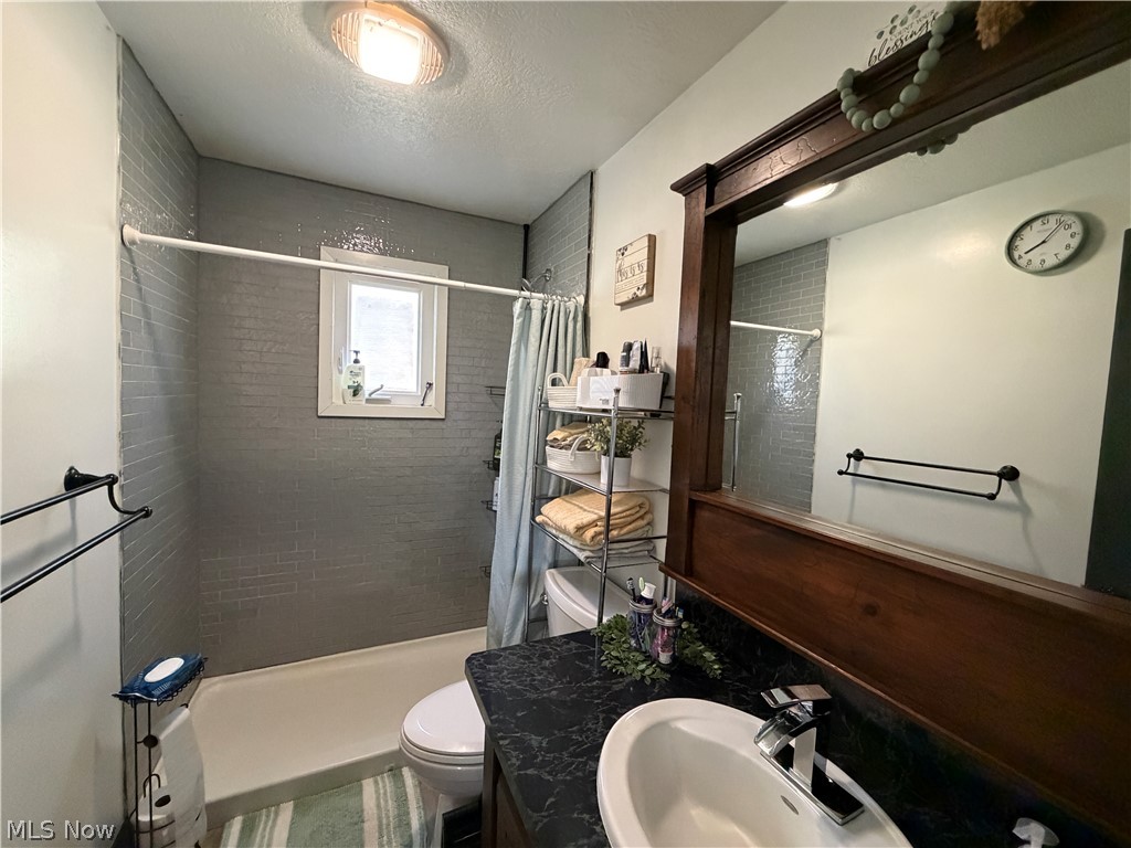 15131 Tavern Road Burton, OH 44021 - Photo 11 of 18