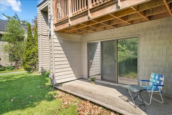 $260,000 | 11 Hawthorne Circle, South Burlington, VT 05403