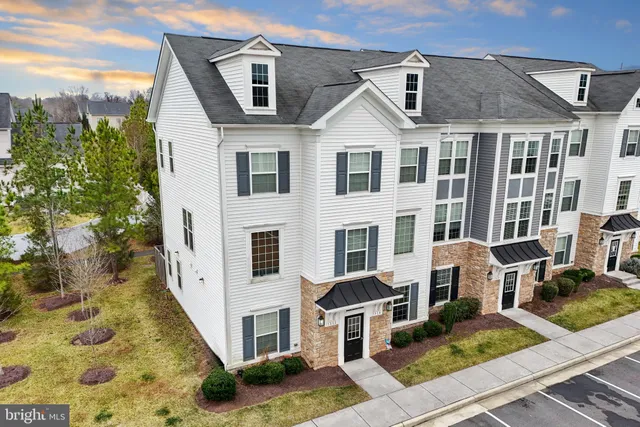 $489,999 | 7370 Riding Meadow Way, Manassas, VA 20111
