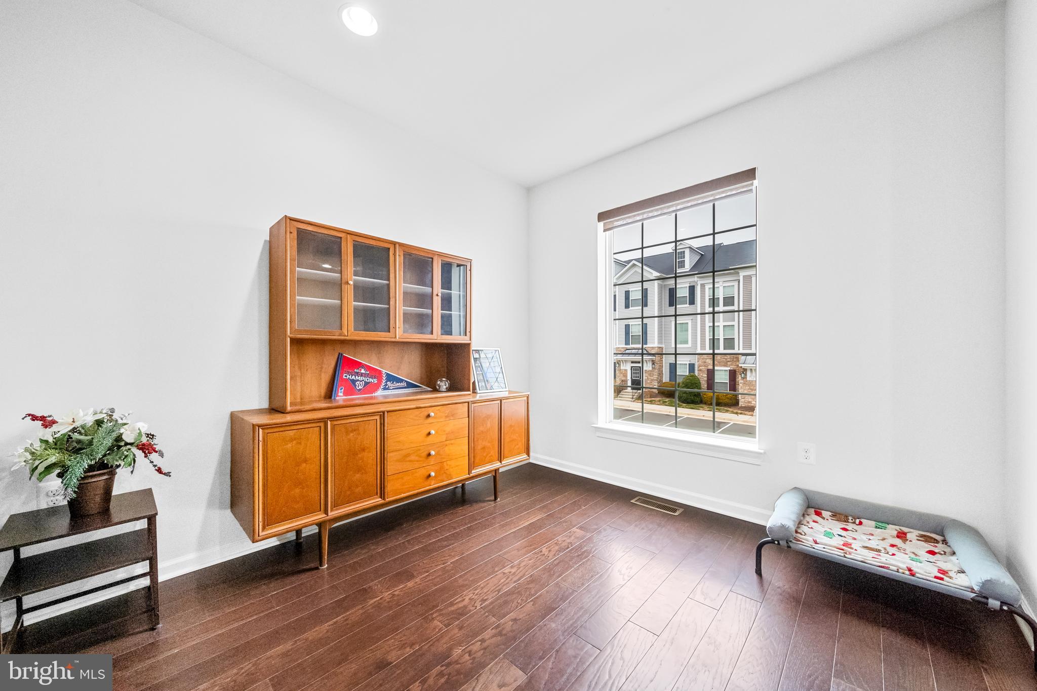 7370 Riding Meadow Way Manassas, VA 20111 - Photo 12 of 46 Living Room