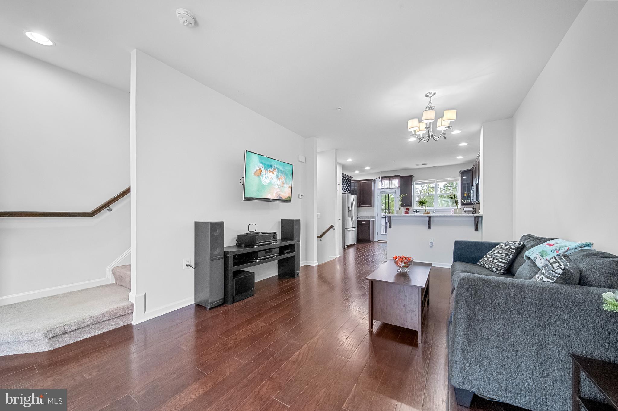 7370 Riding Meadow Way Manassas, VA 20111 - Photo 16 of 46 Living Room