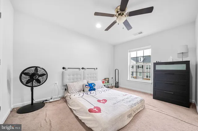 $489,999 | 7370 Riding Meadow Way, Manassas, VA 20111