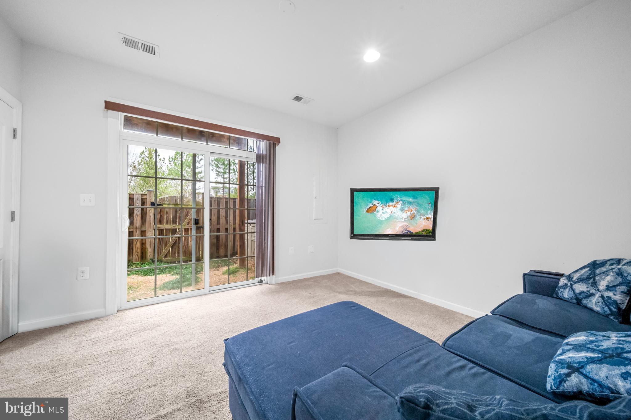 7370 Riding Meadow Way Manassas, VA 20111 - Photo 29 of 46 Family Room